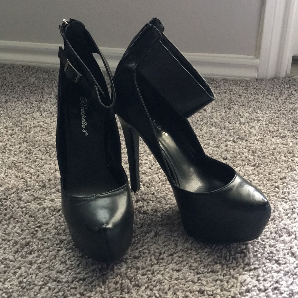 Shoes - Picture 2 of 12